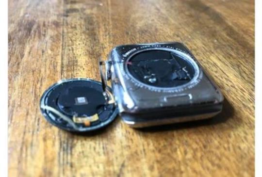 Apple Watch 第一代背蓋脫落，Apple 直營店更換流程全攻略